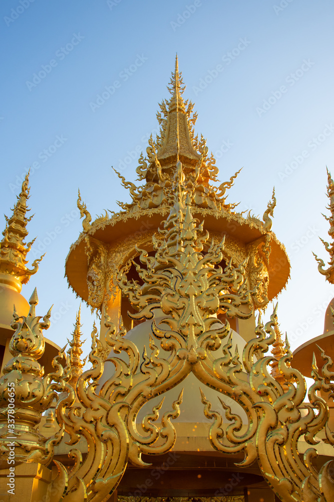 Fototapeta premium A beautiful view of white temple at Chiang Rai, Thailand.