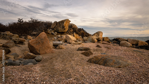 Schilderij op canvas rocks on the beach