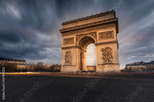 World famous Arc de Triomphe at the city center of Paris, France.  © Jorge Argazkiak