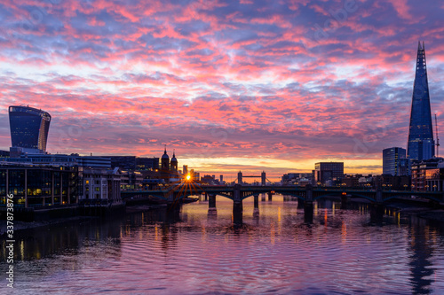 Thames Sunrise © Wesley