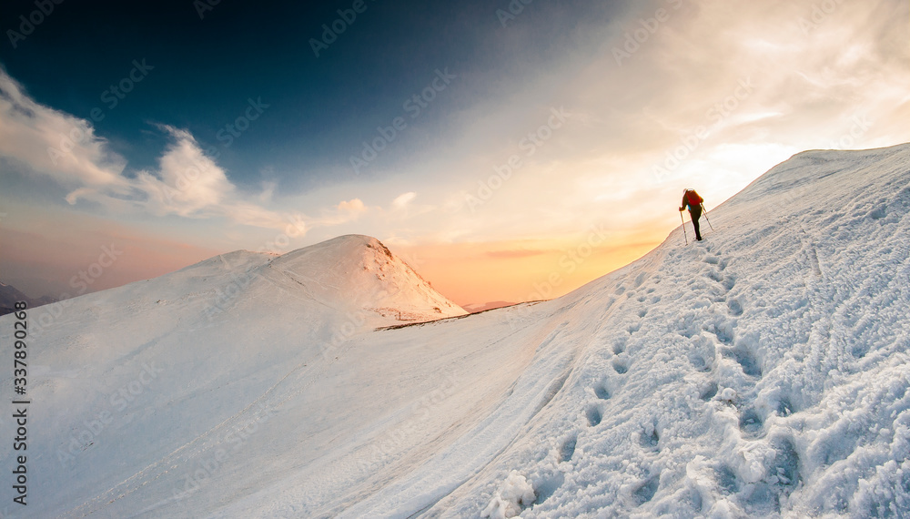 Bieszczady wczesną wiosną, śnieg