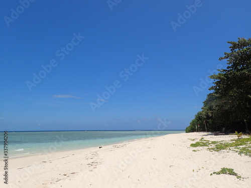 南の島の海と青空と白い砂 © nori