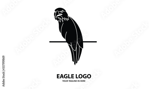 silhouette A simple eagle, suitable for business symbols or logos