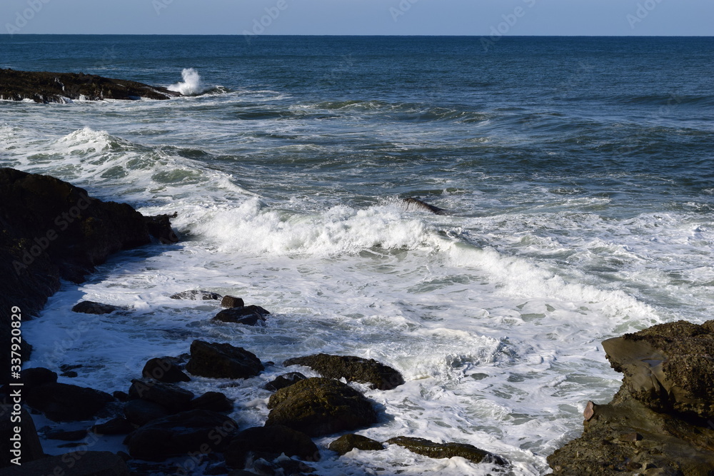 Obraz premium 庄内海岸の荒波