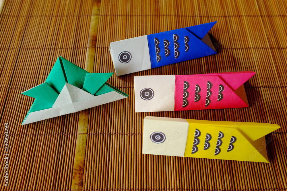 こどもの日 端午の節句 親子で工作 鯉のぼりと兜 Stock Photo Adobe Stock