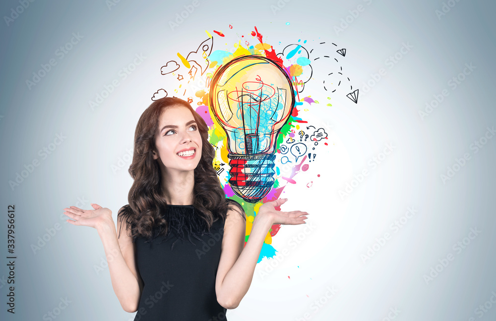 Fototapeta premium Smiling woman showing her business idea