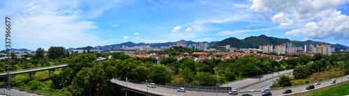 panoramic view of the city © Ezra