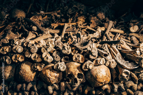 Photos bones and skulls in the catacombs