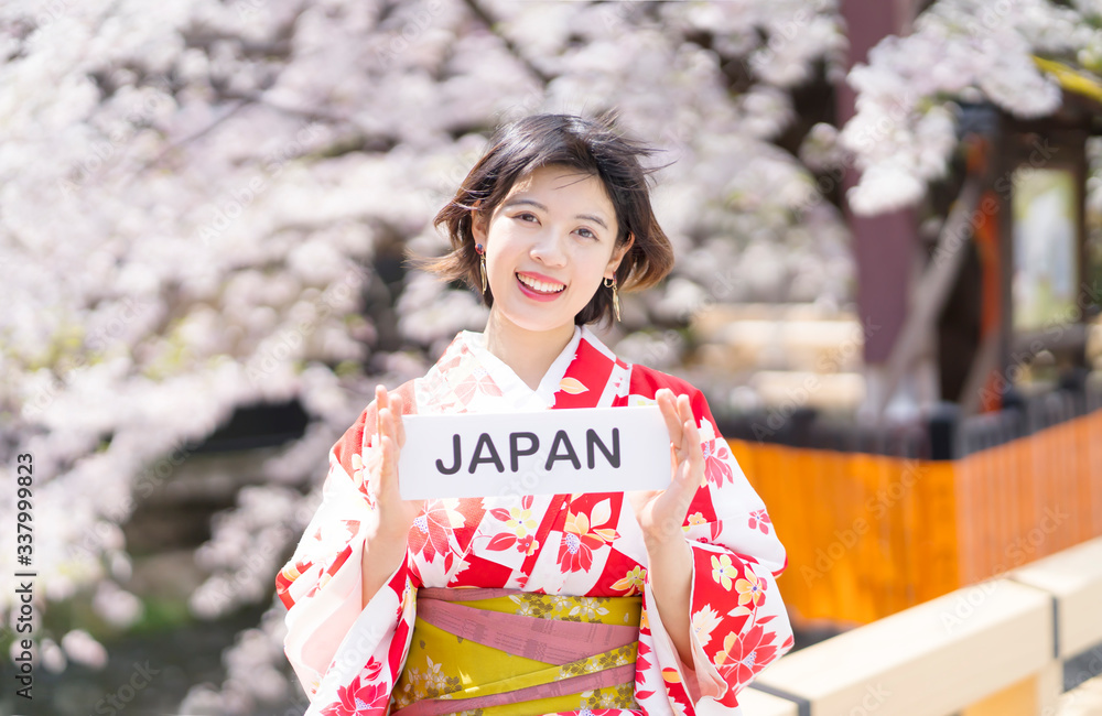 京都　満開の桜　祇園　着物の女性　japan プレート　海外向け紹介イメージ