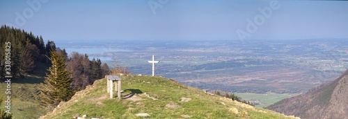 Gipfel-Panorama mit Chiemseeblick photo