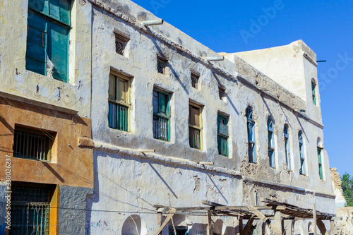 Foto Berbera, Somaliland - November 10, 2019: Dilapidated Streets and Buildings durin