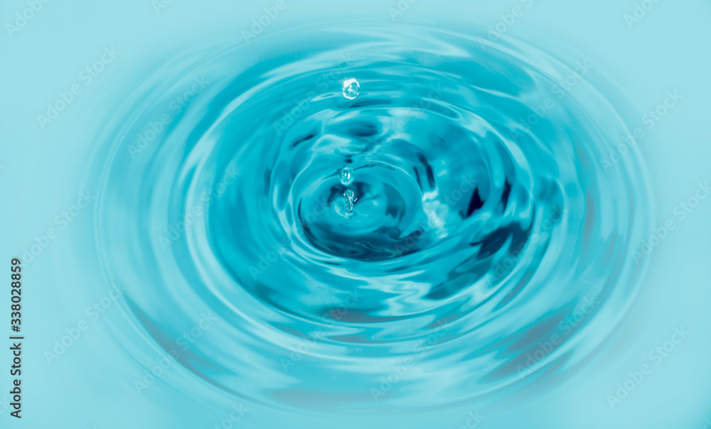 Water droplets that are round and smooth waves Water droplets that are round and smooth waves