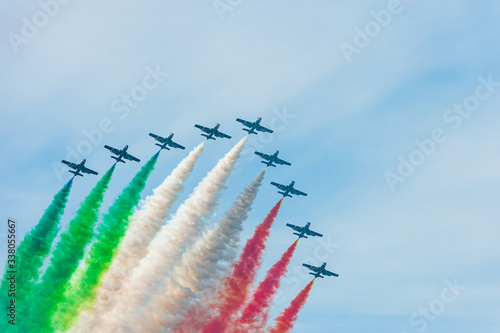 Frecce Tricolori making the Italian flag with smoke.