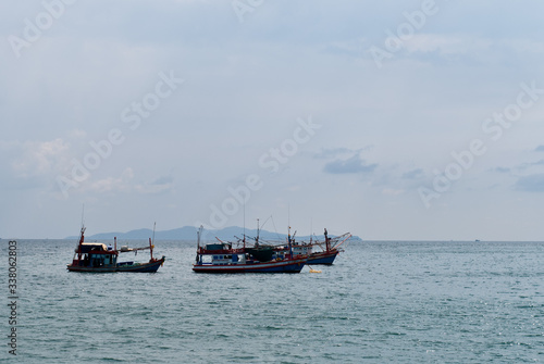 A fishing schooner in the waters of the Gulf of Thailand © unww