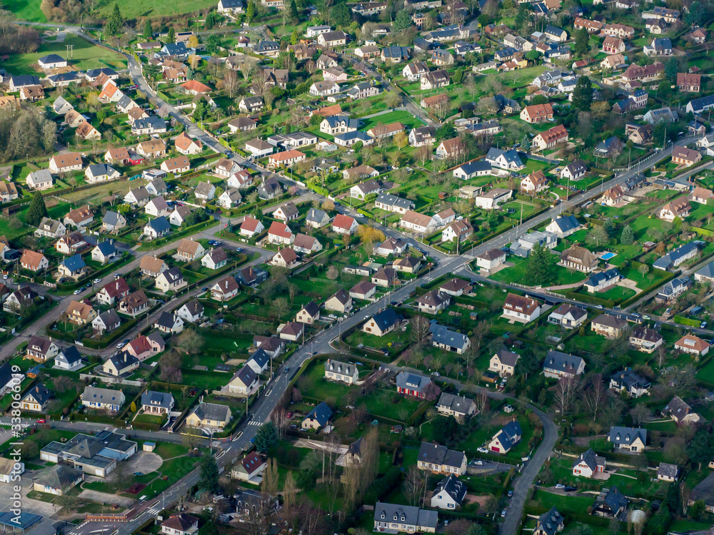Naklejka premium vue aérienne de la ville de Houppeville en Seine Maritime en France