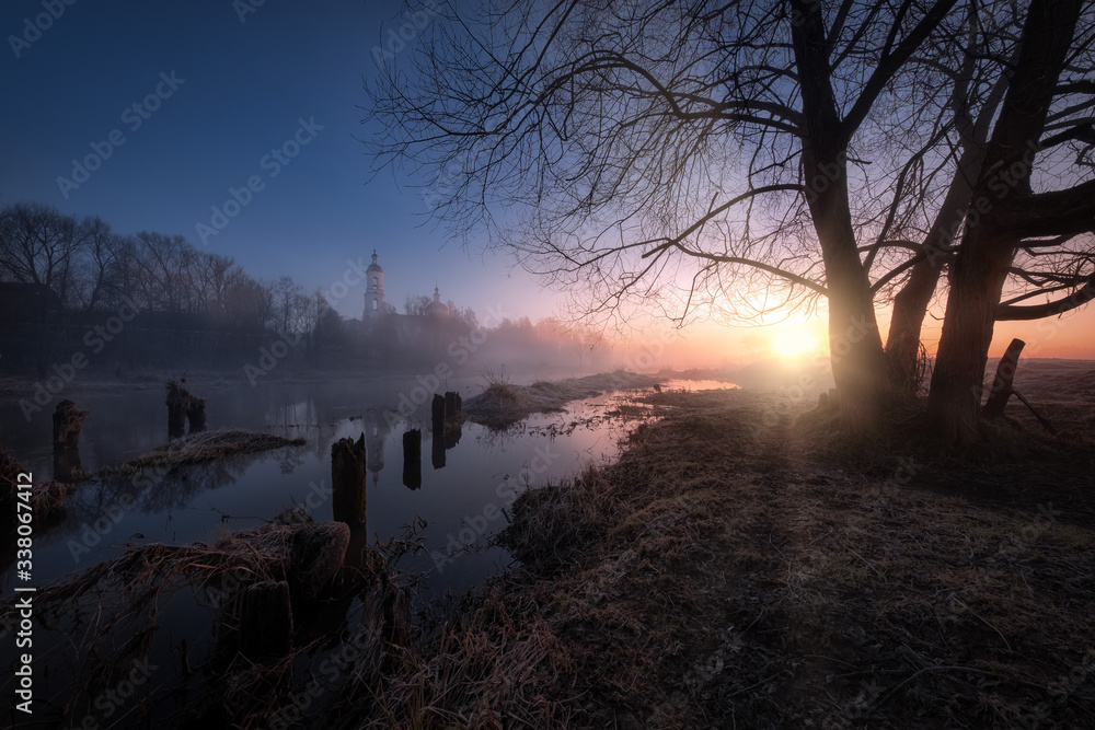 April Misty Sunrise.
Filippovskoe village. Vladimir region.