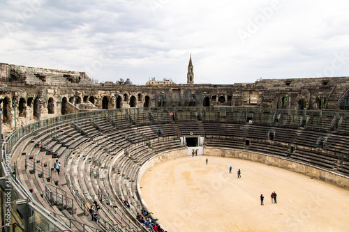 Antenne, communication, signal, technologie, ciel, nuage, tempête, météo, extérieur, rouge, blanc, transmettre, onde, émission, mont bouquet, gard, occitanie, France