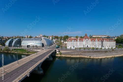 Vue aérienne du centre de linguistique appliquée et de la résidence universitaire Canot à Besançon © PPP
