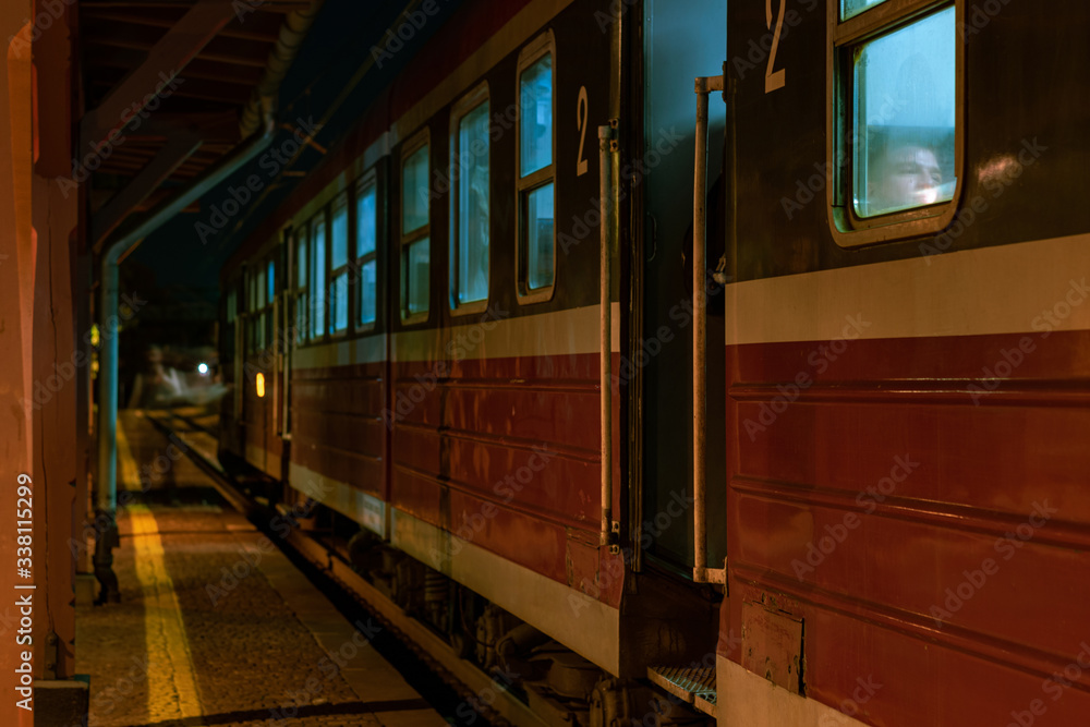 Stary wagon kolejowy dworzec