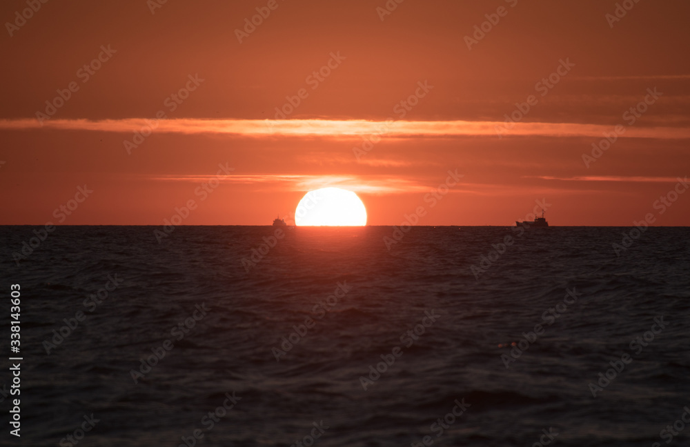 Ostsee Sonne mit Schiffen