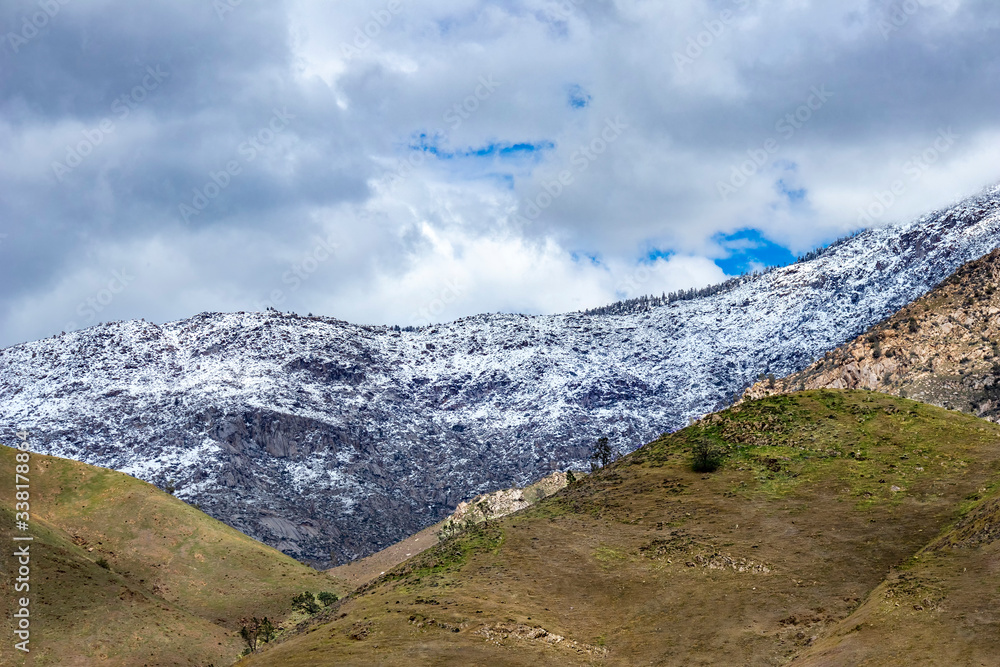 Fototapeta premium Cannell Peak Spring Snow