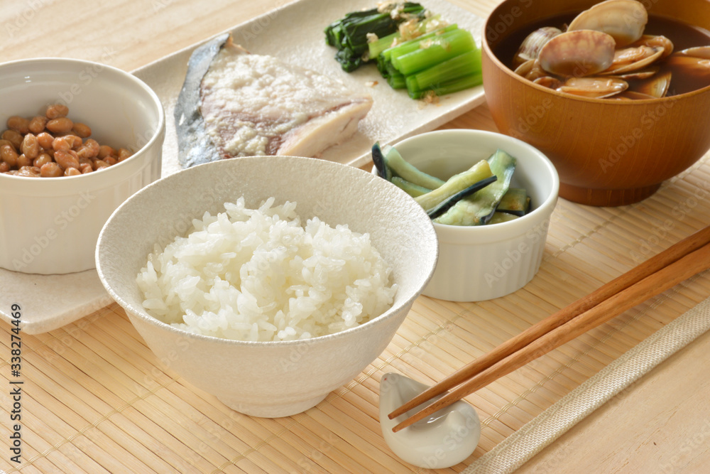 和朝食　ブリの塩こうじ焼き
