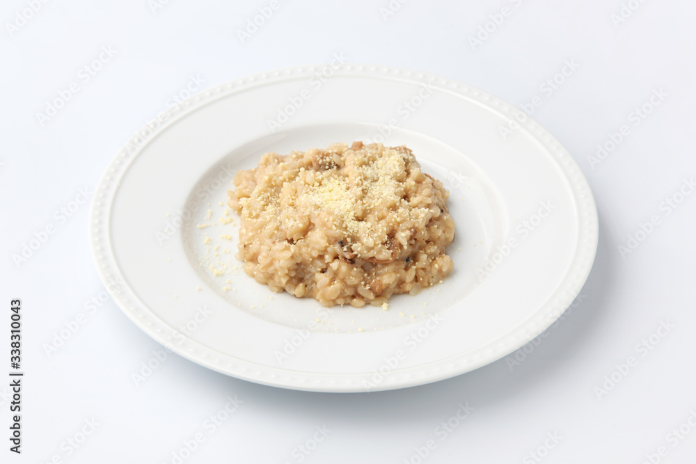 ポルチーニ茸 リゾット 米料理 白背景