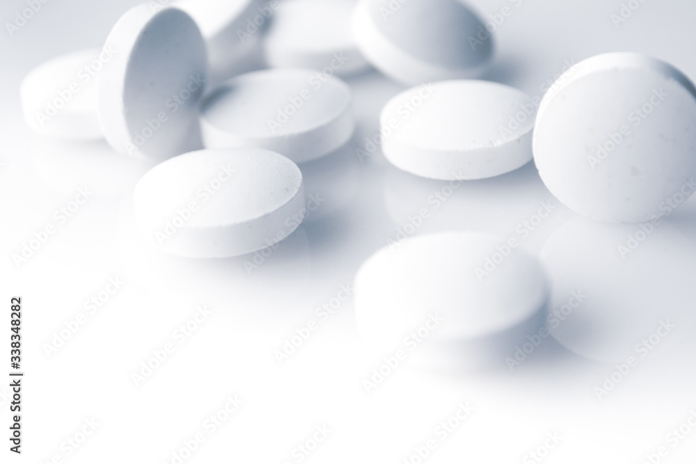 white pills, medicine for the disease - obrazy, fototapety, plakaty 