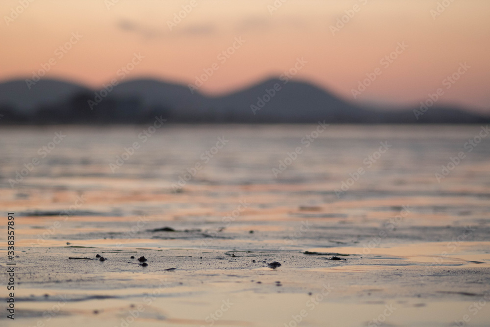 Obraz premium Playa española en atardecer