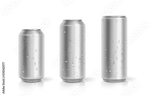 Realistic metallic cans with water condensation, Aluminum bear soda and lemonade cans with water drops Realistic vector