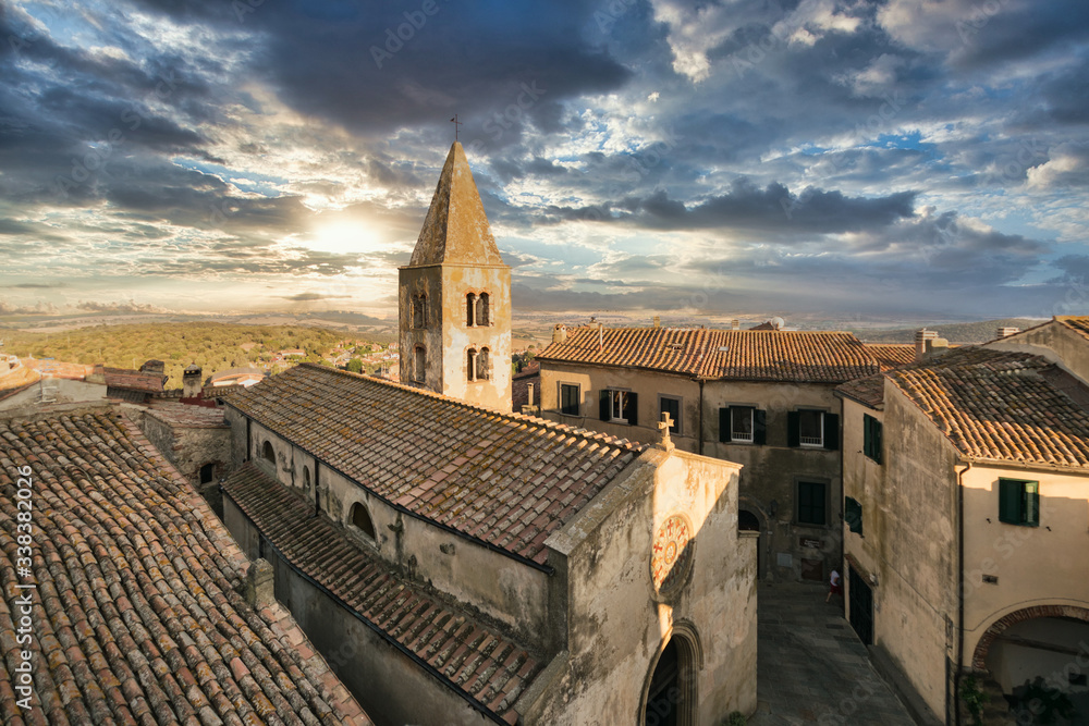 Φωτογραφία Top view of the medieval village of Capalbio, Tuscany, Italy