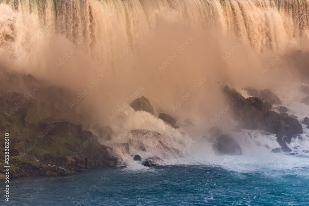 Φωτογραφία Close-up of the waterfall on the U