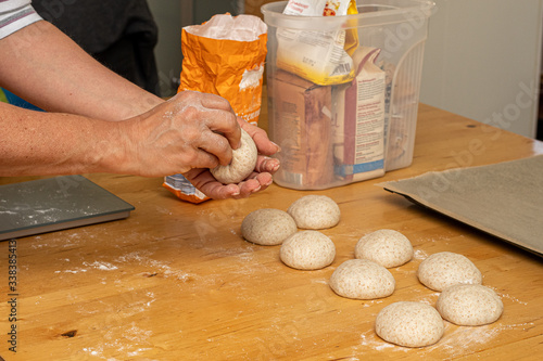 Brötchen backen