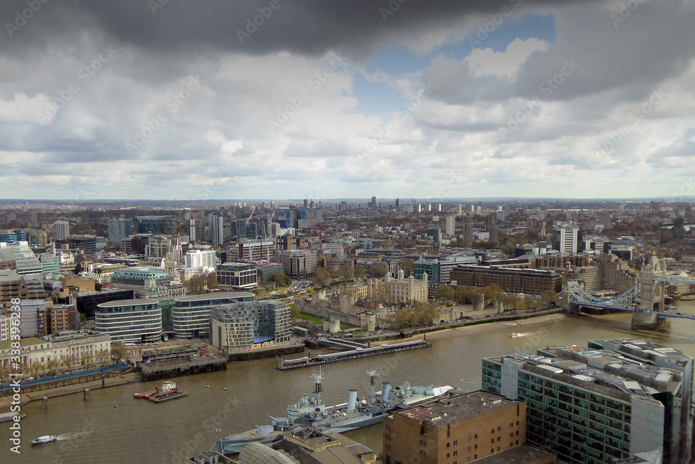 Obraz premium Cityscape Skyline of London seen from the Shard England