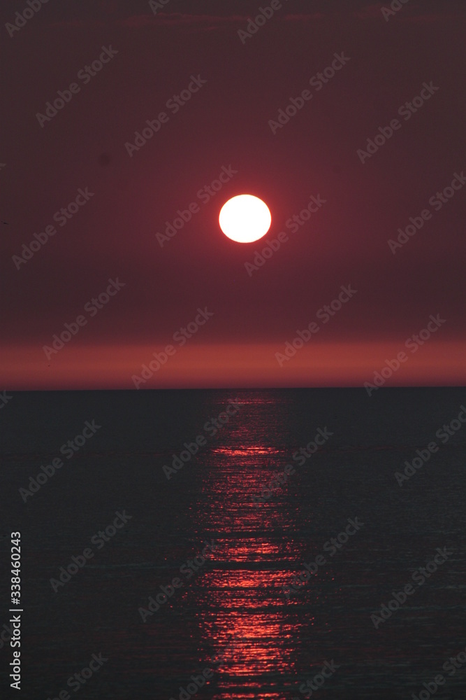 Magic sunset in red and black - magischer Sonnenuntergang in schwarzrot