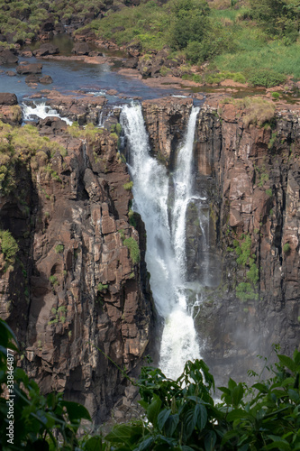 cascata cachoeira foz do igua  u