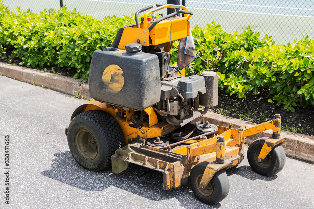 Professional landscapers lawnmower Professional landscapers lawnmower