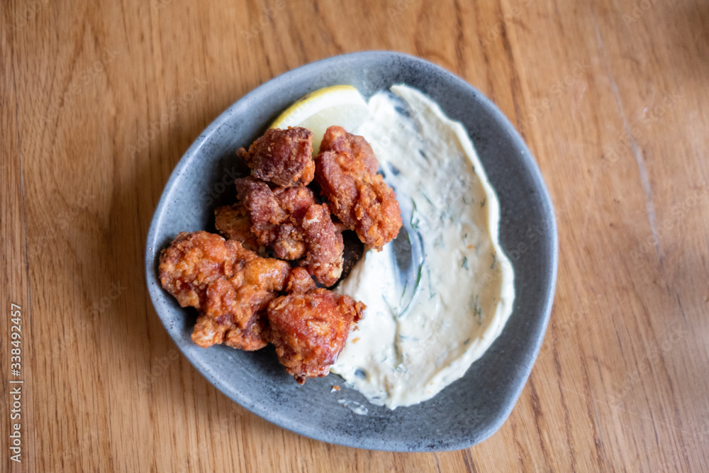 Fried boneless chicken - Mayo aioli with dill Fried boneless chicken - Mayo aioli with dill