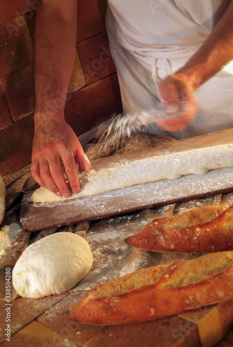 Pain traditionnel français, grain et farine à l'ancienne. photo