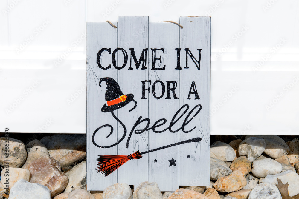 Fotografija A bewitching sign for Halloween