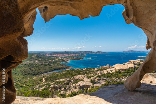 Fototapeta Naklejka Na Ścianę i Meble -  golfo degli aranci 01 - vista del mare da una grotta dell'interno.