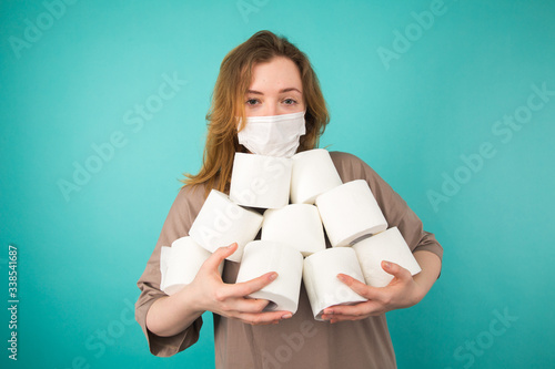 Woman isolated holding a lot of paper in quarantine time © burdun