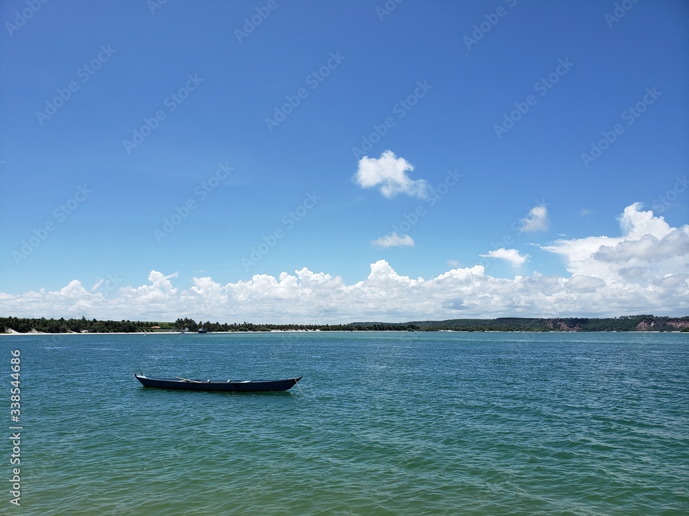 barco, chalana, praia, mar, pescaria, pesca, pescador, água cristalina, barco, chalana, praia, mar, pescaria, pesca, pescador, água cristalina,