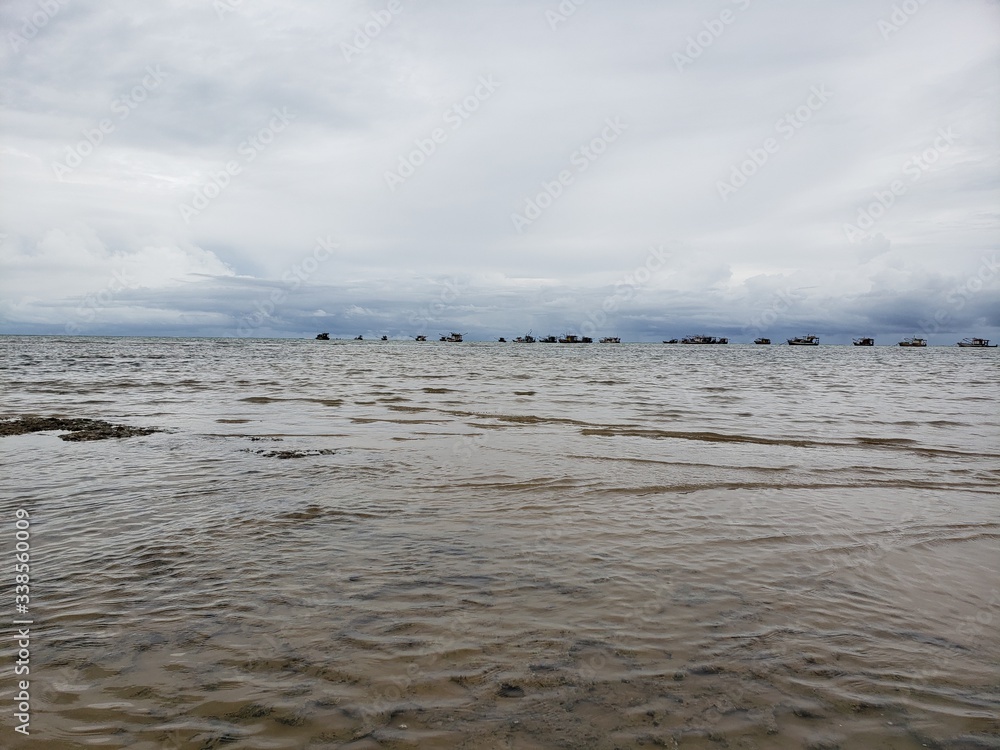 Fototapeta premium barcos na praia, maré baixa