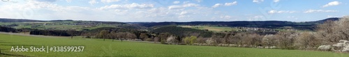 Blick über das obere Ahrtal bei Ahrdorf