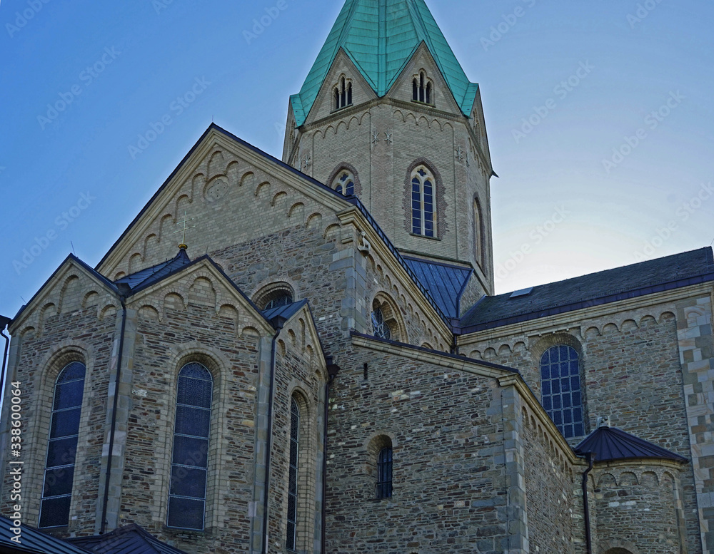 Fototapeta premium St. Ludgerus Basilika in Essen-Werden, gebaut 1250, Foto vom 10.4.2020, redaktionell