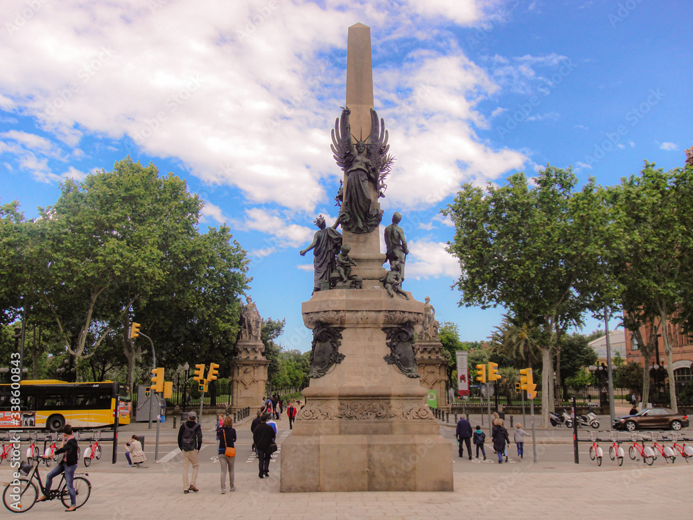 estatua conmemorativa de Barcelona