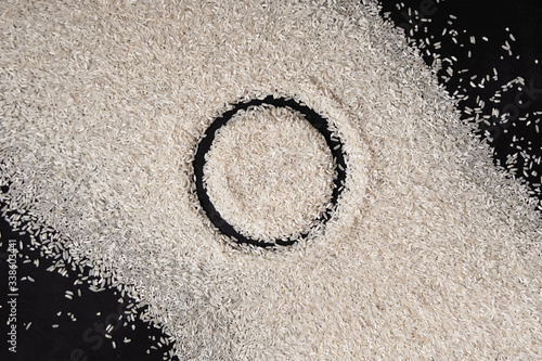 rice ring on dark backgrounds