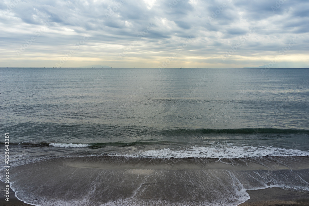 Obraz premium 曇天の湘南海岸の風景