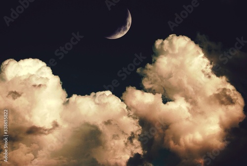 Canvastavla Crescent Moon And Clouds